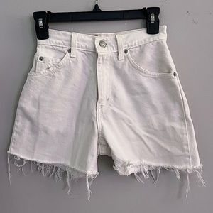 White Levi jean shorts!!